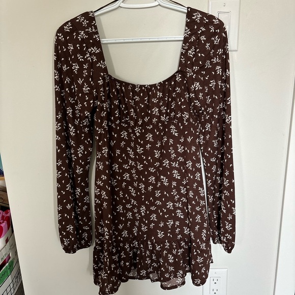 BNWT Brown Floral Sleeved Dress - Picture 4 of 4